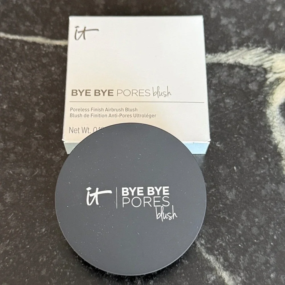IT Cosmetics Bye Bye Pores Blush Carefree Natural Mauve